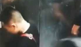 女人小便视频,揭秘女性小便的趣味瞬间